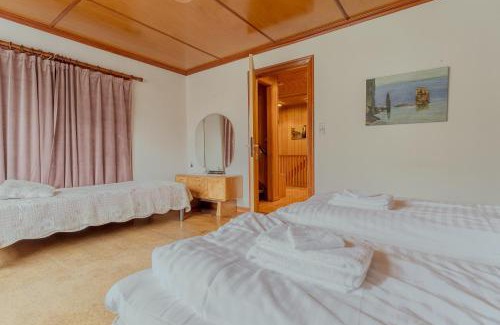 Torshavn Apartment | Cozy Cookie Store Guesthouse with Kitchen Amenities