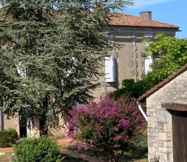 Coulonges Bed & Breakfast | Unforgettable Oceanfront Retreat at The Cool Lounge à Coulonges