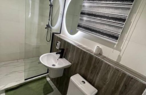 Ofin Apartment | Pet-Friendly Retreat at The Cool Studio - Rated 9/10