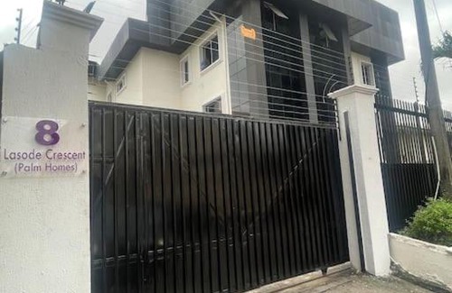 Ofin Apartment | Pet-Friendly Retreat at The Cool Studio - Rated 9/10