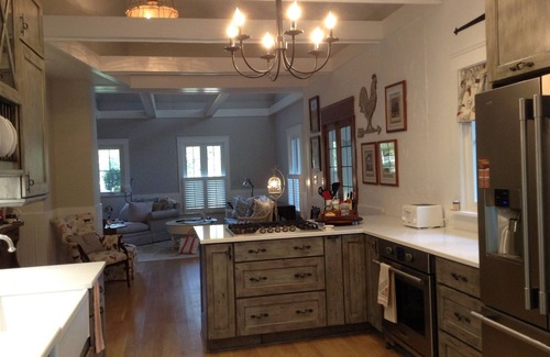 Willoughby Other | Top-Rated The Coop Farmhouse with Breakfast & Kitchen Access