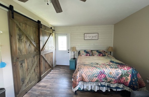 Middleburg Cabin | Inviting Cabin with Kitchen Amenities & Guest Rated 9.8