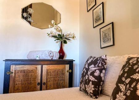 Coorow Hotel | Cozy Stay at The Coorow Hotel with Breakfast Included
