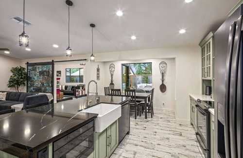 Deer Valley House | Discover The Copper Haven: Heated Salt Pool & Spa Retreat