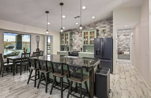 Deer Valley House | Discover The Copper Haven: Heated Salt Pool & Spa Retreat