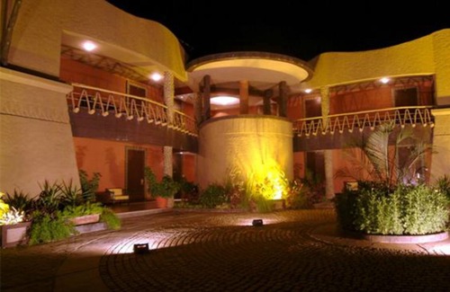 Pune Hotel | Relax at The Corinthians Resort & Club with Pool and Spa