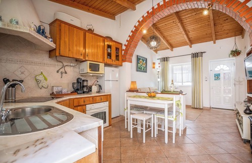 Baiona House | Discover The Corner: Oceanfront Bliss in Algarve Odeceixe