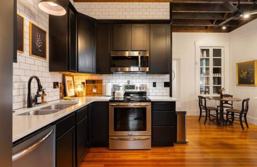Covington House | Discover The Corner Brick House: Your Ideal Stay Awaits