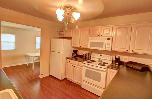 Mammoth Spring House | Cozy Corner Cottage with Patio, Fire Pit & Grill Awaits