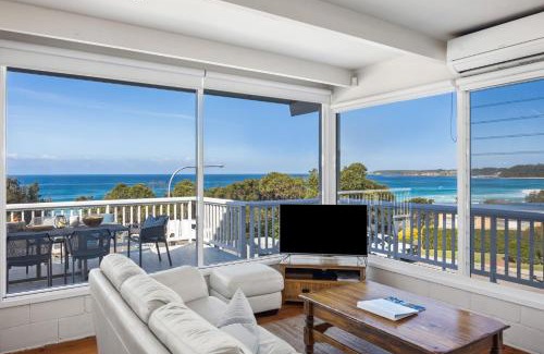 Mollymook Beach House | Oceanfront Escape at The Corner Cottage - Rated 9.6/10