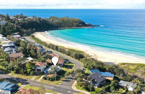 Mollymook Beach House | Oceanfront Escape at The Corner Cottage - Rated 9.6/10