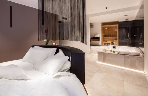 Scala Hotel | Elegant Stay at The Corner Duomo Hotel - Rated 9.2/10