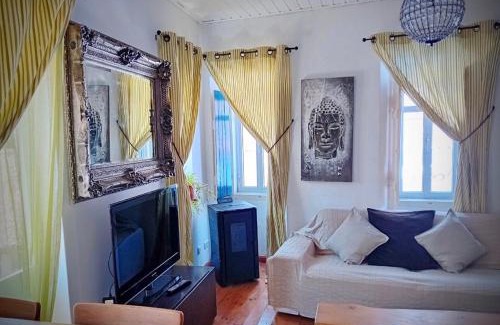 Monchique House | Guest Rated Corner House - Pet & Child-Friendly Retreat