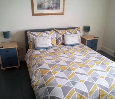 Halesworth Bed & Breakfast | Eco-Friendly Retreat at The Corner House with Hot Tub