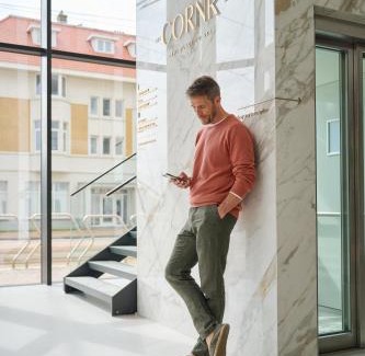 Nieuwpoort-Bad Hotel | Elegant Stay at The CORNR Hotel: Pet-Friendly & Spa Access
