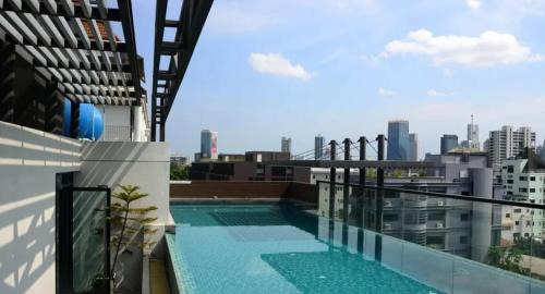 Ploenchit Apartment | The Cosmos Suites Huge 1BR Condo - Nana Bangkok
