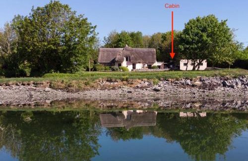 Oranmore Apartment | Cozy Cabin Retreat by the Shore - Guest Rated 9.3/10