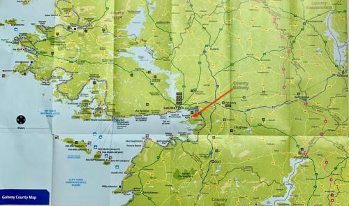 Oranmore Apartment | Cozy Cabin Retreat by the Shore - Guest Rated 9.3/10