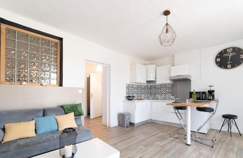 Roanne Apartment | Comfortable Stay at The Cosy Flat Roannais - Pet Friendly