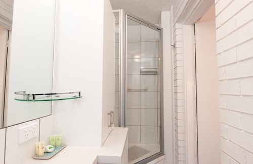 Portarlington House | Comfortable Stay at The Cosy Room in Arlingtons