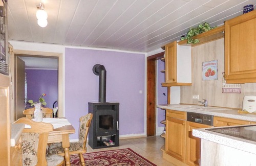 Hundshubel Apartment | Discover a Cozy Retreat in a Quiet Neighborhood
