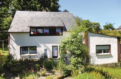 Hundshubel Apartment | Discover a Cozy Retreat in a Quiet Neighborhood