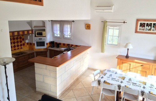 St.-Remy-de-Provence Other | Discover The Cottage of Scents "Les Arlésiennes" Retreat