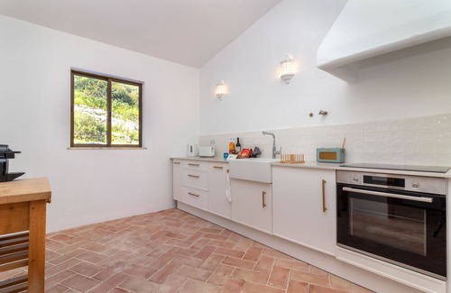 Poco Partido House | Convenient Cottage - Cozy 2 Bed Villa Near Town Center