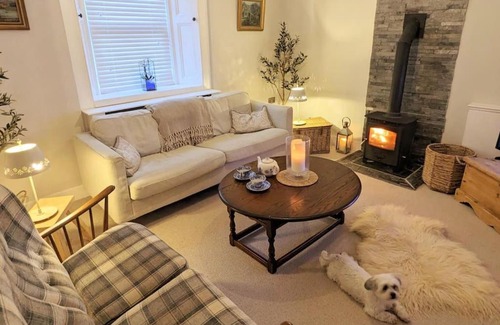 Colmonell House | Cozy Cottage @ 59: Pet & Child-Friendly Retreat