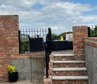 Belfast House | Welcoming Cottage at Ashbrook - Family-Friendly Escape Near Belfast
