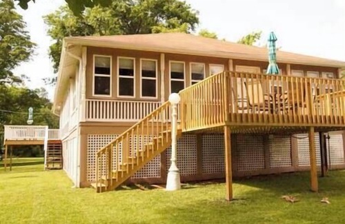 Grafton House | The Cottage at Dagget Hollow