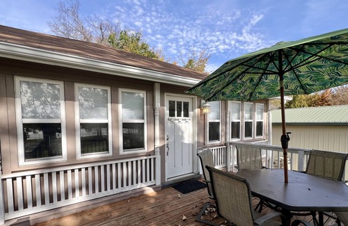 Grafton House | The Cottage at Dagget Hollow