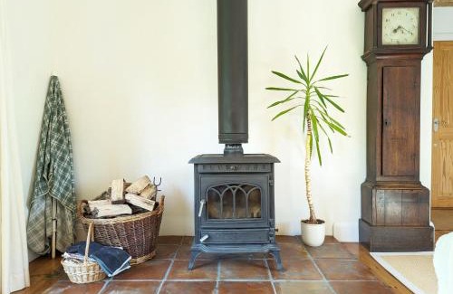 North Stoke House | Family-Friendly Escape at The Cottage, Hale Hill Farm