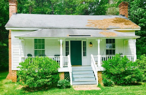 Salisbury House | Experience The Cottage at Henry Connor Bost Farm Retreat