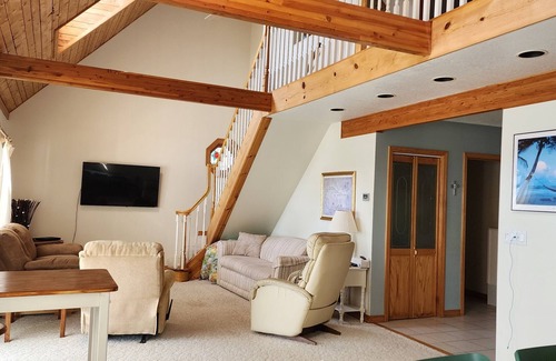 Hubbard Lake House | Pet-Friendly Getaway at The Cottage at Hubbard Lake