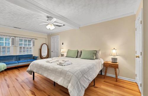West Southern Pines House | The Cottage at Knollwood Manor