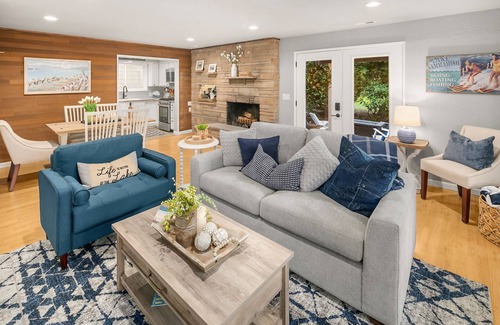 Inglewood Cottage | Dog-Friendly Retreat at Lake Sammamish with Pool Access