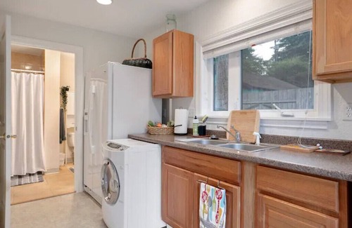 Tigard Cottage | Top-Rated Ocean View Retreat at River Run with Spa