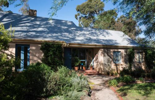 Lyndoch House | Relax at The Cottage at Riverside Farm - 4-Star Family Retreat