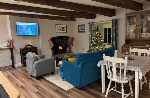 Llanfihangel Tal-y-llyn House | Pet-Friendly Getaway at The Cottage at Sychnant Farm