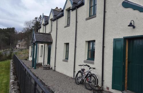 Carrbridge House | Pet-Friendly Retreat at The Cottage Bogroy - Rated 9.7/10