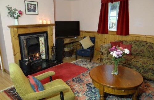 Carrbridge House | Pet-Friendly Retreat at The Cottage Bogroy - Rated 9.7/10
