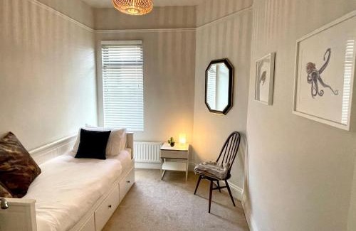 Newcastle House | Oceanfront Family Retreat at The Cottage Central Newcastle