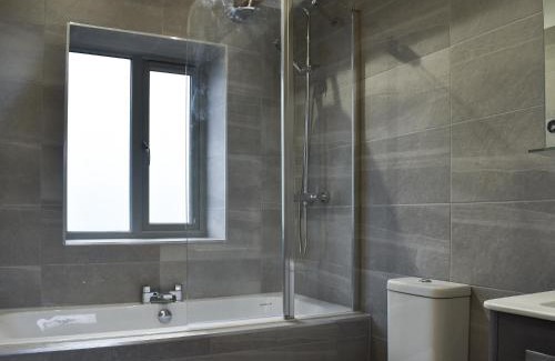 Bewdley House | Ideal Retreat at The Cottage: Pet-Friendly with Hot Tub