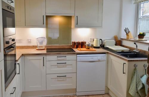 Broadstairs House | Exceptional Family Retreat at The Cottage - 4 Star Rated