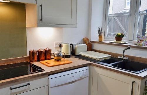 Broadstairs House | Exceptional Family Retreat at The Cottage - 4 Star Rated