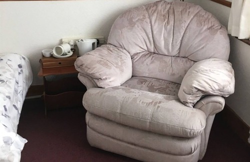 Chichester Bed & Breakfast | Cozy Retreat at The Cottage with Breakfast Included