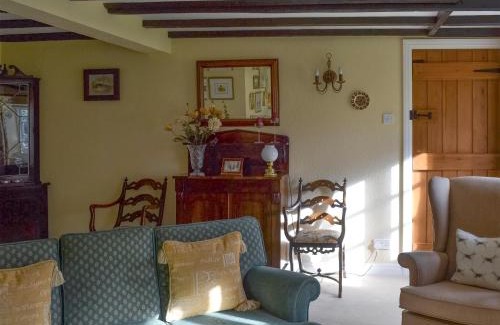 Sinnington House | Pet-Friendly Retreat: The Cottage with High Guest Ratings