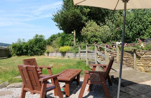 Watchet House | Charming The Cottage: 4-Star, Pet-Friendly Retreat
