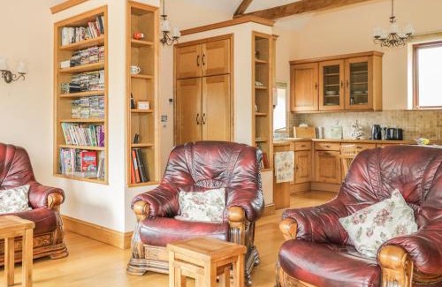 Watchet House | Charming The Cottage: 4-Star, Pet-Friendly Retreat